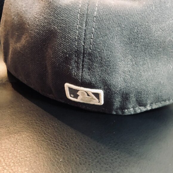 New Era 59FIFTY Toronto Blue Jays Fitted Hat Size 7 1/2 Dark Grey MLB Cap - Picture 5 of 5